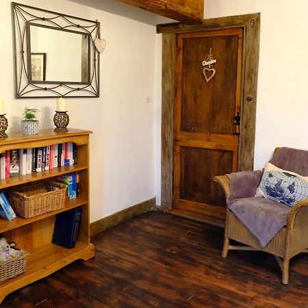 Les Glycines Bed & Breakfast Saint Gaudens Bagian luar foto