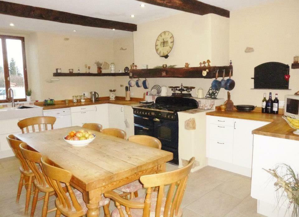Les Glycines Bed & Breakfast Saint Gaudens Bagian luar foto