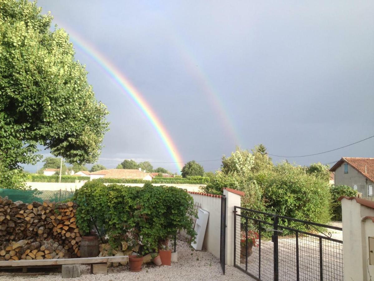 Les Glycines Bed & Breakfast Saint Gaudens Bagian luar foto